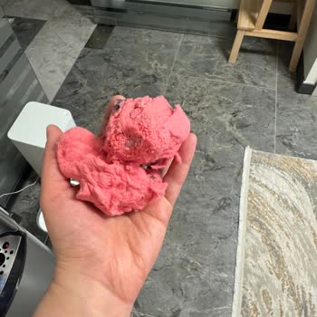 Pike Nedeniyle Evim Pembe Tozla Kaplandı, Mağaza Çözüm Sunmadı