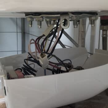 Baymak Arızalı Su Isıtıcısı İçin Servis Gecikmesi Ve Güvenlik Endişesi