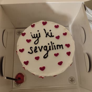 Öztaylan Sütevi Sipariş Ettiğim Pastanın Yazısı Yanlış ve Özür Bile Dilenmedi