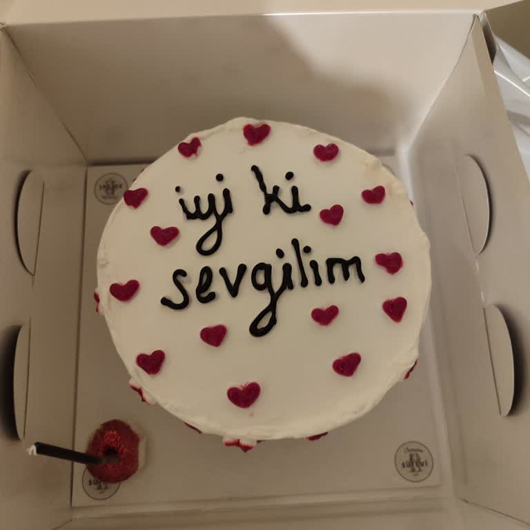 Öztaylan Sütevi Sipariş Ettiğim Pastanın Yazısı Yanlış ve Özür Bile Dilenmedi