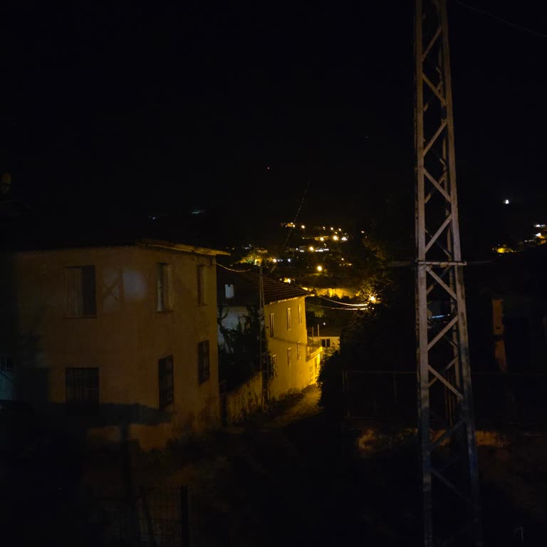 Sokak Lambaları Arızası Nedeniyle Mahallede Karanlıkta Kalıyoruz