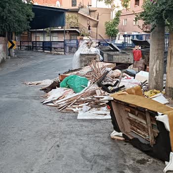 Karabağlar Mahallesi'ndeki Olumsuz Görüntüye Çözüm Bekliyoruz