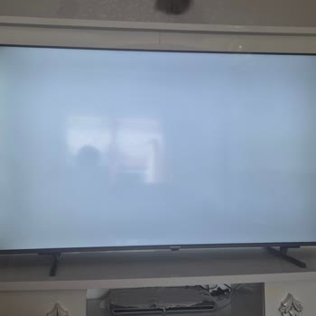 Yeni Grundig TVde Köşelerde Kararma Ve Işık Sızması Sorunu