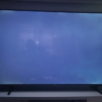 Yeni Grundig TVde Köşelerde Kararma Ve Işık Sızması Sorunu