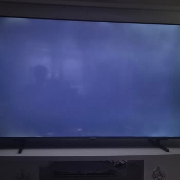 Yeni Grundig TVde Köşelerde Kararma Ve Işık Sızması Sorunu