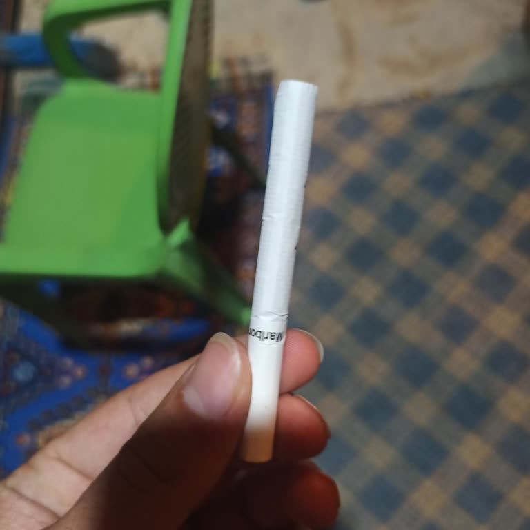 Marlboro Edge Sigaram Paketten Yırtık Çıktı, Çözüm Bekliyorum