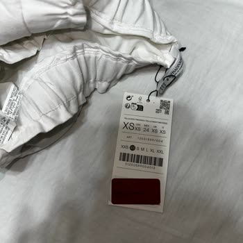 Satın Aldığım Pantolonda Hijyen Sorunu Ve Mağaza Personelinin İlgisizliği