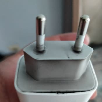 İnfinix Telefonumun Şarj Aleti Aniden Patladı Orijinal Şarjı Artık Kullanamıyorum