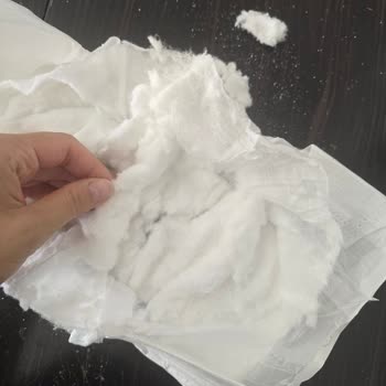 Tarihi Geçmiş Ve Kalitesiz Bebek Bezi Satışı