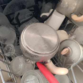 Bulaşık Tableti Bulaşıklarda Beyaz Kalıntı Sorunu Yaşattı