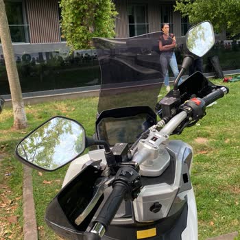 3 Ayda Çatlayan Motosiklet Ön Camı Şaşkınlığı