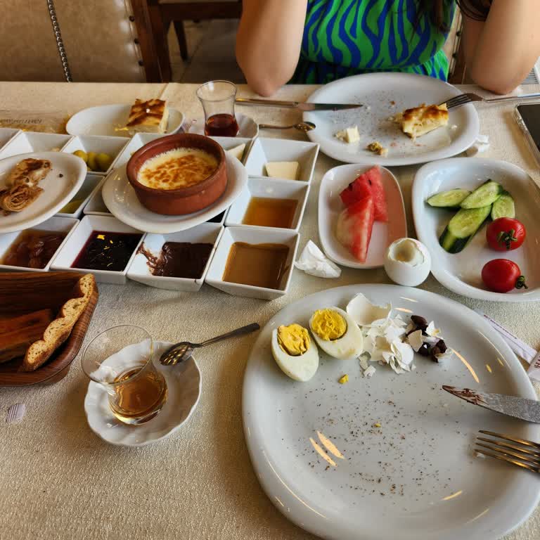 Kahvaltıda İlgisizlik Ve Kötü Hizmetle Karşılaştım