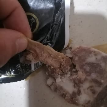 BİM Aldığım Kavurmanın İçinden Çıkan Yabancı Maddeler Güvenimi Zedeledi