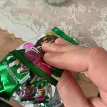 Aldığım Çikolatanın İçinden Boş Ambalaj Paketi Çıktı, Hayal Kırıklığı Yaşadım