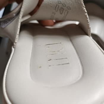 Kısa Sürede Yırtılan Sandalet İçin Değişim Talebi