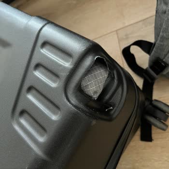 Pegasus İle Yurt Dışı Uçuşumda Valizim Paramparça Oldu, Çözüm Bulamıyorum