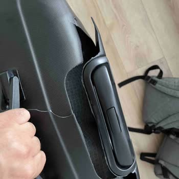 Pegasus İle Yurt Dışı Uçuşumda Valizim Paramparça Oldu, Çözüm Bulamıyorum