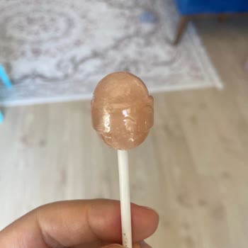 Aldığım Lollipop'un İçinden Kıl Çıktı, Hijyen Sorunu Yaşadım