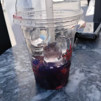 Mackbear Coffee Bubble Tea'de Hayal Kırıklığı: Buz Dolu Bardak, Eksik İçecek!