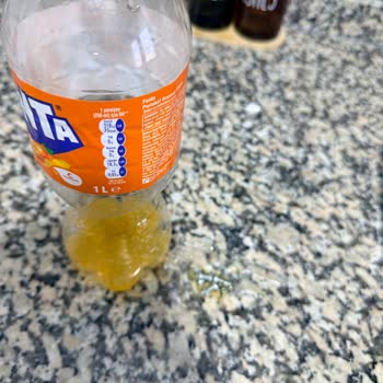 Fanta İçecekte Siyah Cisimle Karşılaşmak Endişe Verici
