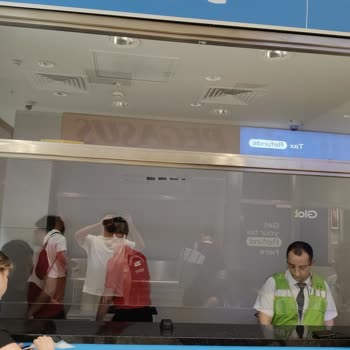 Ajet Uçuşunda Kapı Kapanışı Ve Personel İlgisizliği Mağduriyet Yaşattı