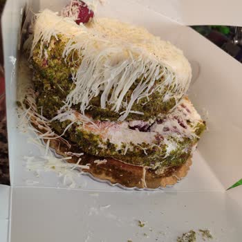 Ezilmiş Pasta, Ulaşılamayan Müşteri Hizmetleri!