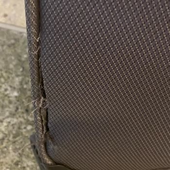 Pier Cardin Valiz İlk Kullanımda Alt Köşeden Yırtıldı