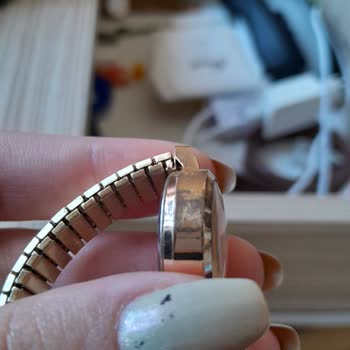 Çelik Saatler Hızla Karardı Ve Camı Düştü, İlgisiz Müşteri Hizmeti