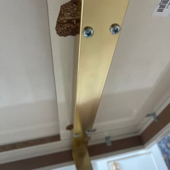 Koltuk Ve Sehpa Sorunları Çözülmedi, Mağaza İlgisiz Davrandı