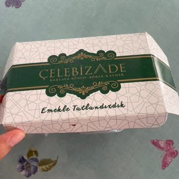 Çelebizade Baklava Ara Kısmında Kocaman Siyah Bir Kıl Çıktı