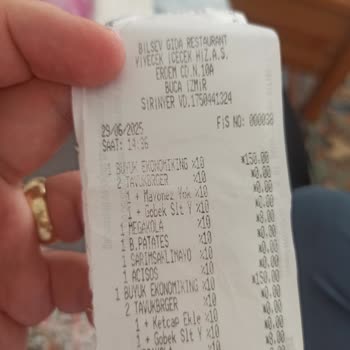 Burger King'de Bayat Ekmek Ve Uzun Servis Süresi Mağduriyeti