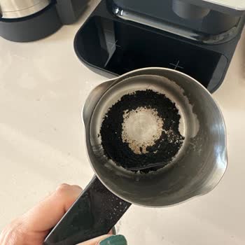 Arçelik Kahve Makinesinin İlk Kullanımda Su Çekmemesi Ve Yanık Lekesi Oluşturması