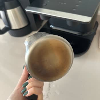 Arçelik Kahve Makinesinin İlk Kullanımda Su Çekmemesi Ve Yanık Lekesi Oluşturması