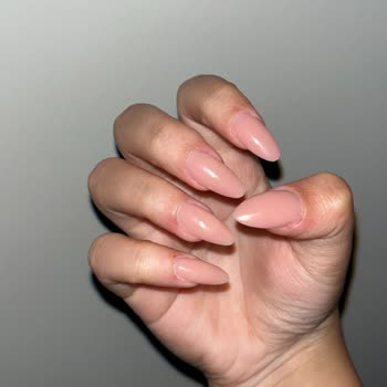 Eylül Öztürk Nail Spa İstediğim Tırnak Modeli Yapılmadı, Tırnaklarım Zarar Gördü