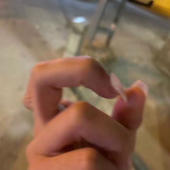 Kötü Manikür Ve Pedikür Deneyimi, İlgisiz Hizmet Ve Çözüm Sunulmaması