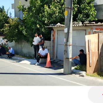 Cami Önündeki Cenaze Törenlerinden Kaynaklanan Yoğunluk Ve Rahatsızlık