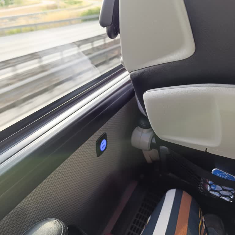 Saygısız Muavin Ve Yetersiz Yolcu Kontrolüyle Kötü Seyahat Deneyimi