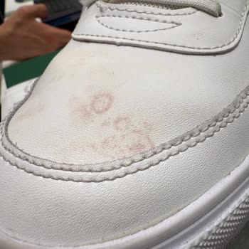 Lacoste Ayakkabıda Çıkmayan Lekeler Ve Mağaza İlgisizliği