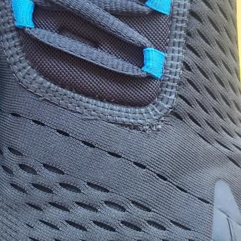 Ayakkabı Dikiş Hatası Ve Mağaza İlgisizliği Hayal Kırıklığı Yarattı