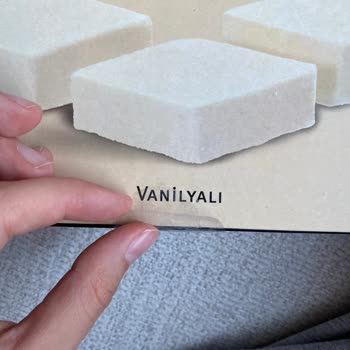 Tarihi Geçmemiş Saray Helvası Küflü Ve Kutusu Açılıp Yeniden Bantlanmış