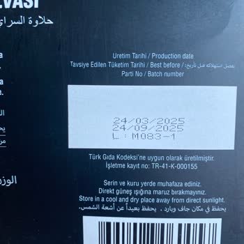 Tarihi Geçmemiş Saray Helvası Küflü Ve Kutusu Açılıp Yeniden Bantlanmış