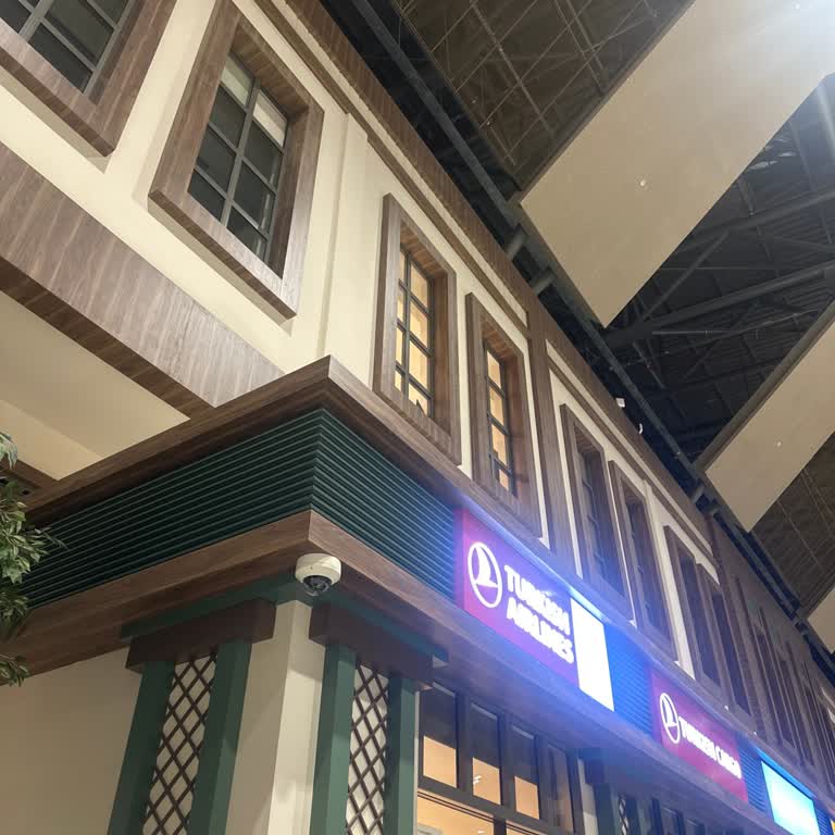 Uçak İptali Nedeniyle Gece Boyu Havalimanında Bekletildik