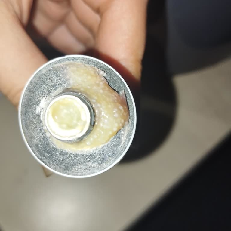 Tarihi Geçmiş Saç Boyasıyla Mağdur Oldum, Param Çöp Oldu