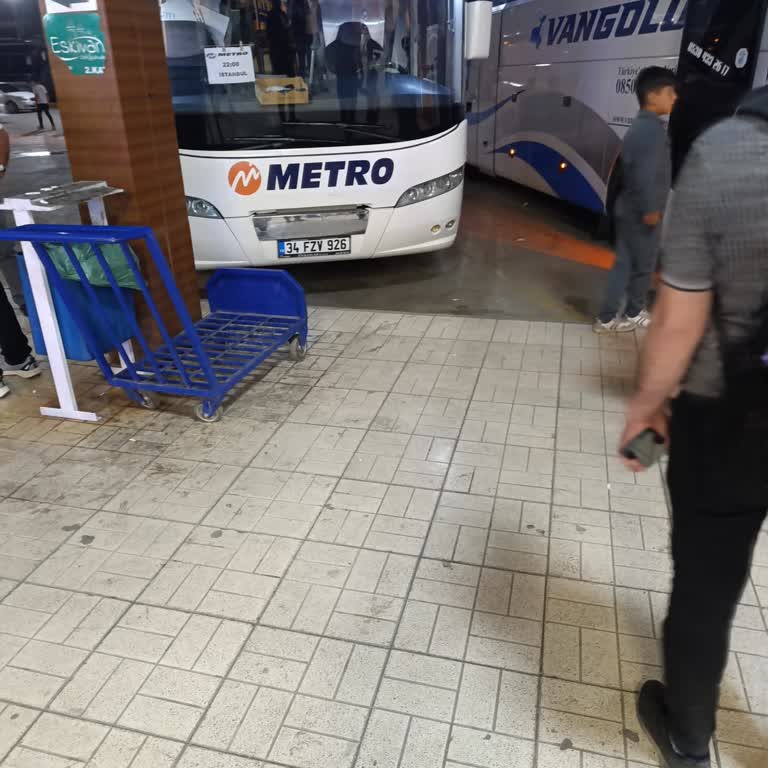 Metro Firmasında Sefer Gecikmesi Ve Bilgilendirme Eksikliği