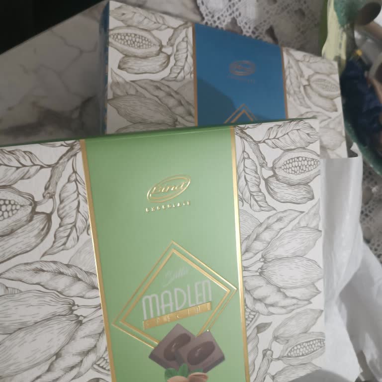 Bind Çikolata Antep Fıstıklı Çikolatada Fıstık Neredeyse Yok Denecek Kadar Az