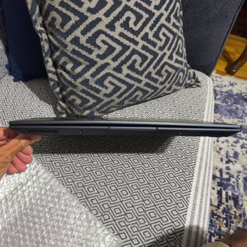 Servisten Dönen Asus Laptopumda Ekran Ve Kasada Hasar Oluştu