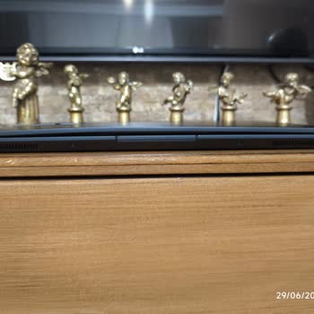 Servisten Dönen Asus Laptopumda Ekran Ve Kasada Hasar Oluştu