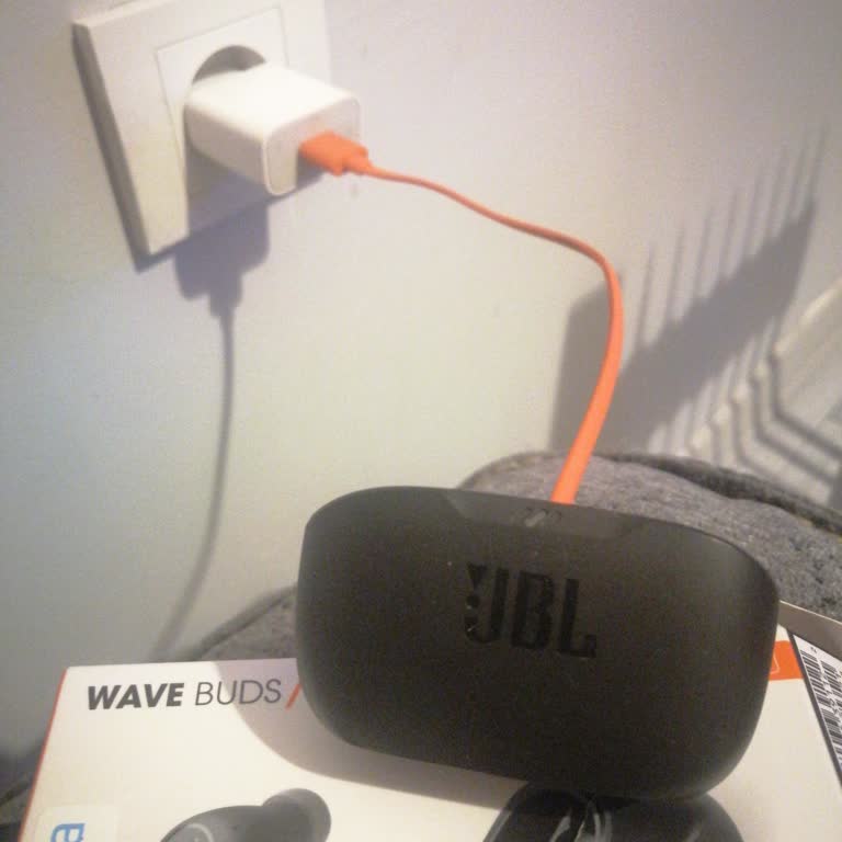 JBL Wave Buds Kulaklık Şarj Sorunu Ve Kısa Sürede Arıza