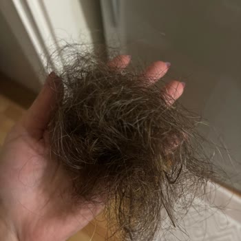 Randevu Gecikmesi Ve Saç Hizmetinde Memnuniyetsizlik