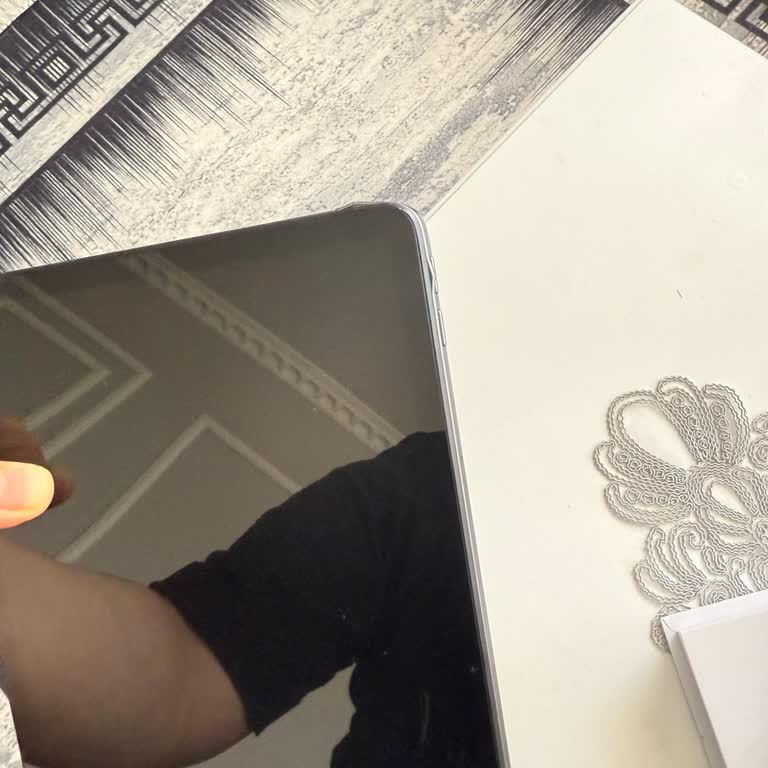 Kusurlu Tablet Ve İlgisiz Satıcı Deneyimi